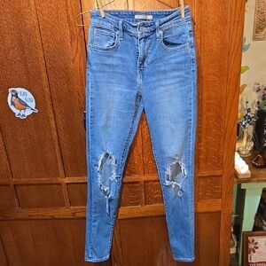 Size 26 Levis High Rise Skinny Jeans